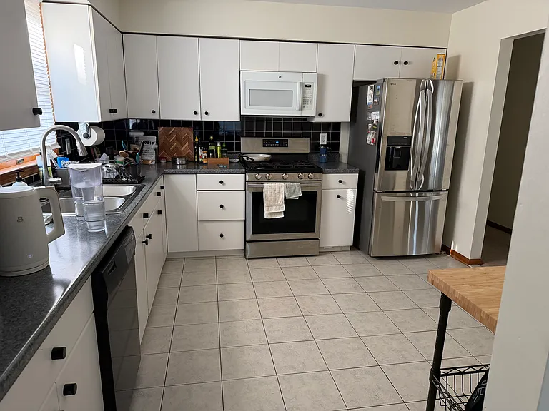499 W Grand Ave #1 — Photo 7