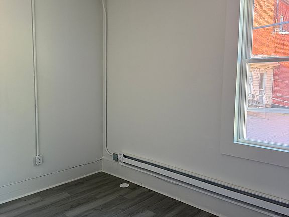 5th image of 33 N Washington St APT 2