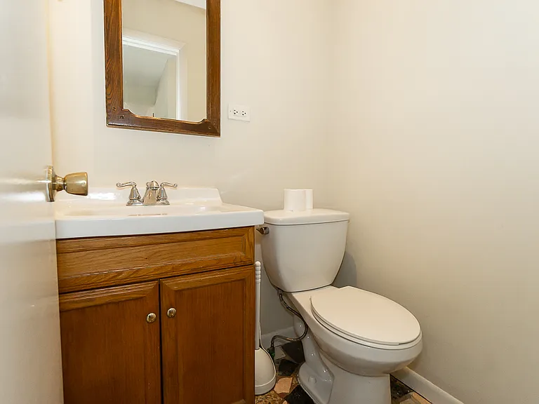 4N036 Wood Dale Rd — Photo 8