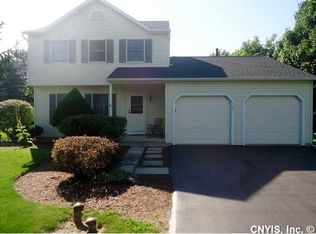 115 Pebblestone Dr, Chittenango, NY 13037