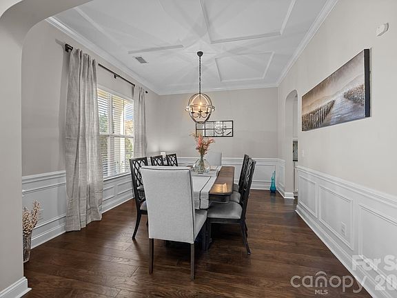 4th image of 10843 Preservation Park Dr