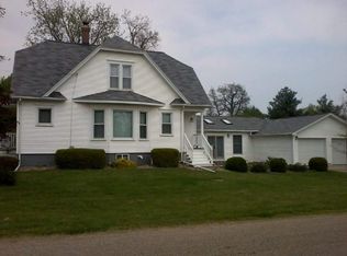 200 N 3rd St, Secor, IL 61771