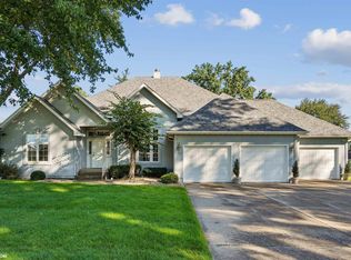 2 Old Colony Rd, Burlington, IA 52601