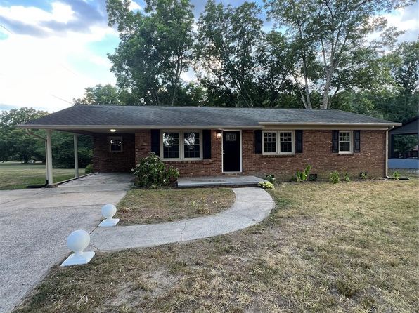 621 Oak Grove Rd