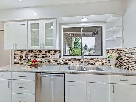 5th image of 8524 NE Pierce Dr
