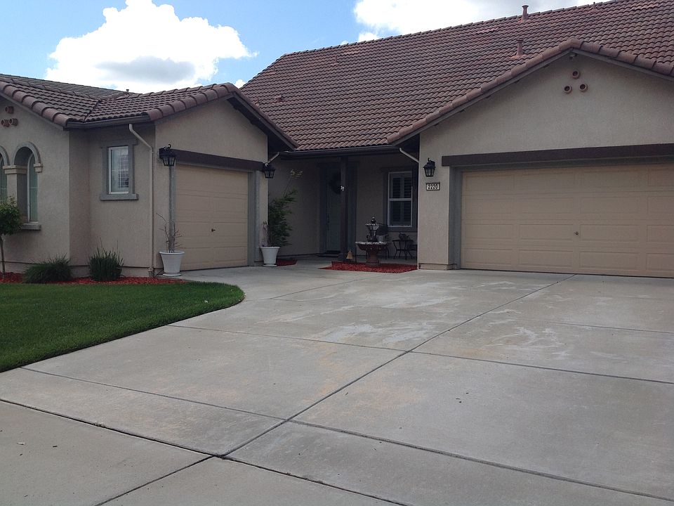 1st image of 2220 Mustang Dr