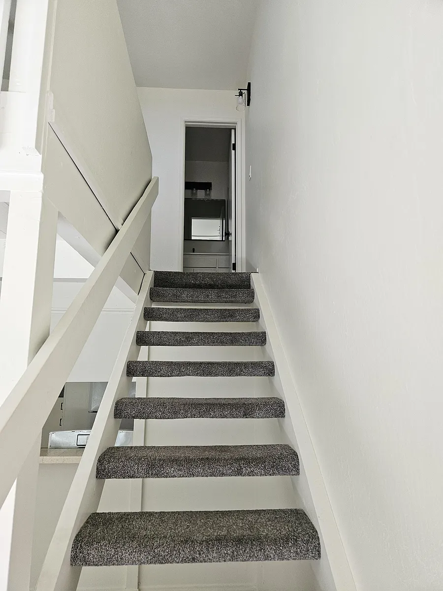 Building Photo - 231 Linden Ave #17