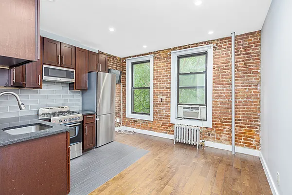 Rented by Heritage Realty LLC | media 7