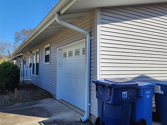 3rd image of 940 Rogers Ln