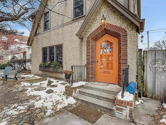 4th image of 2170 Saint Clair Ave