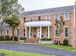 11327 Corobon Ln, Great Falls, VA 22066