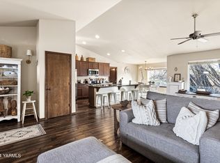 5404 W Whitman St, Yakima, WA 98903