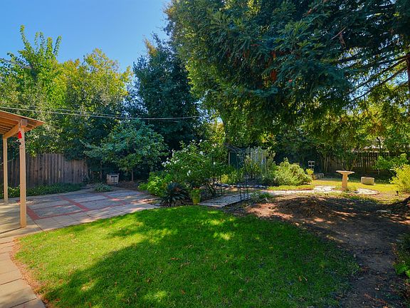 2nd image of 2368 Irvin Way