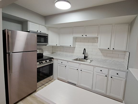 2nd image of 1865 NW Washington Blvd APT 1
