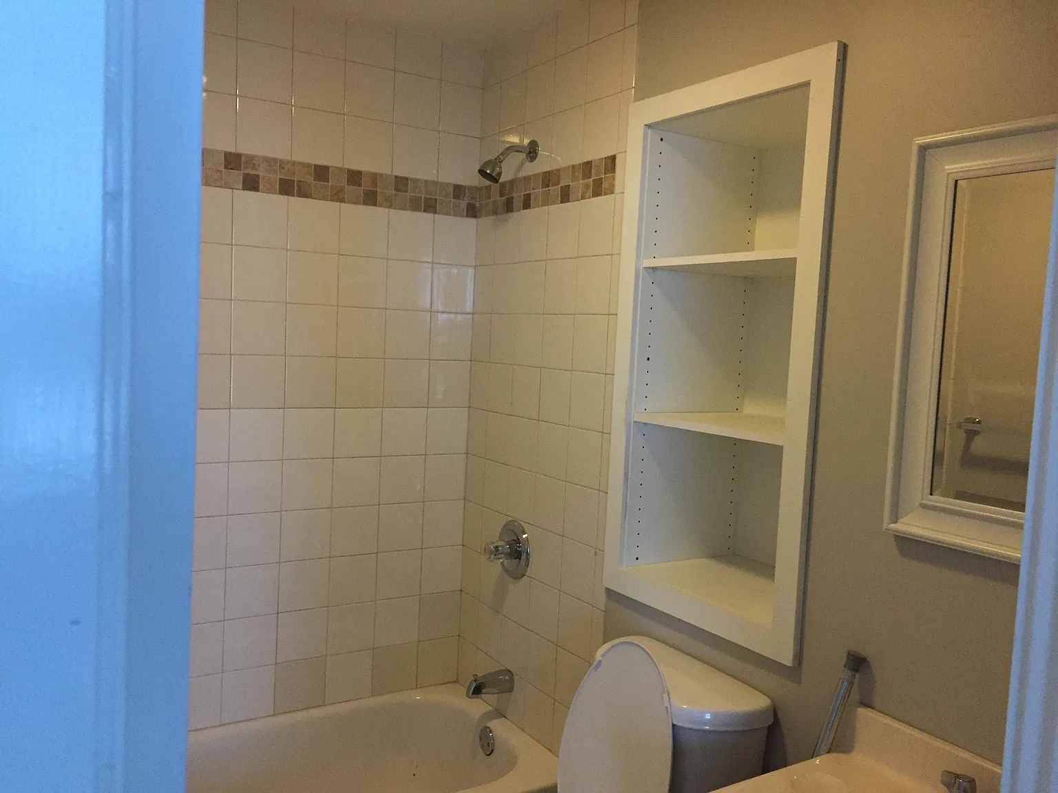 87 Albert St — Photo 2