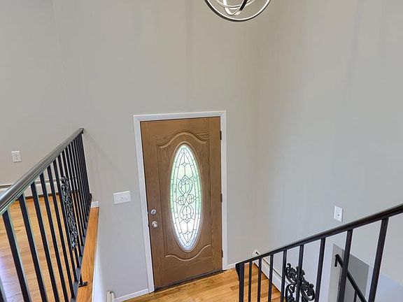 4th image of 8 Heathglen Rd