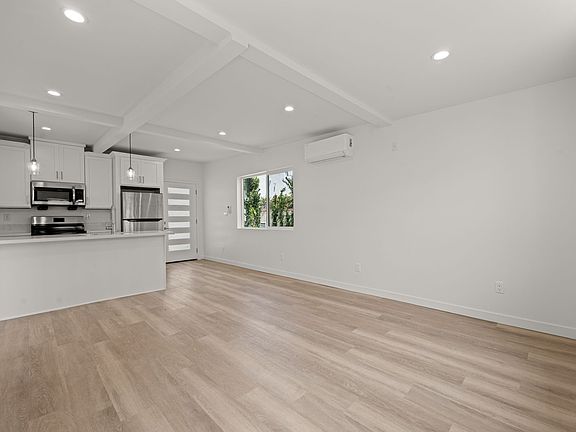 5th image of 1534 S Rexford Dr #1538