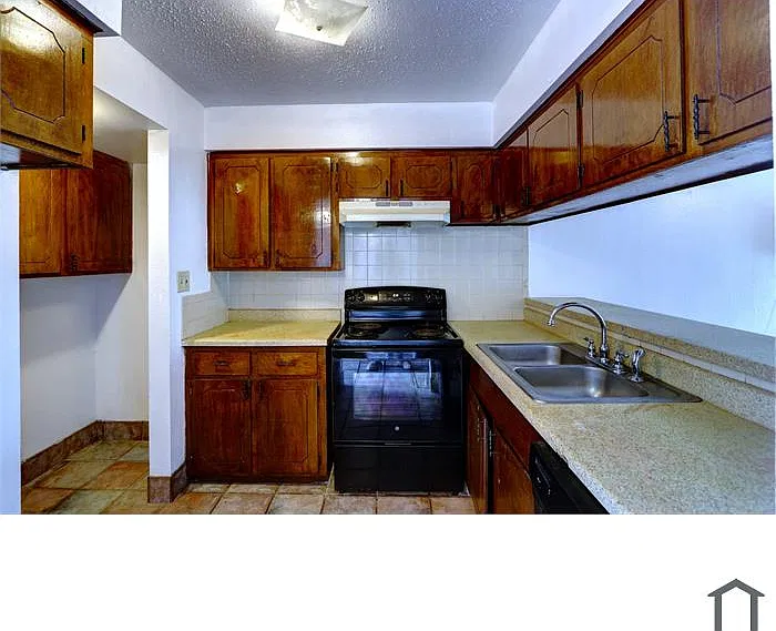 613 Jackson Ave #1