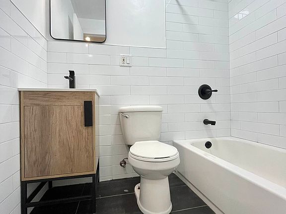 2nd image of 735 Rogers Ave Unit 3F