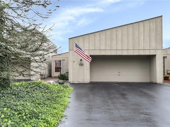 668 Sonora Ct, Berea, OH 44017