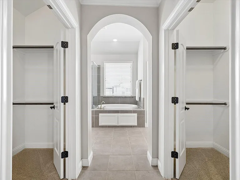 1704 Oak Leaf Pass Dr — Photo 26