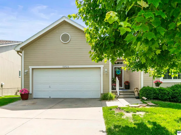 18923 Holmes St, Omaha, NE 68135