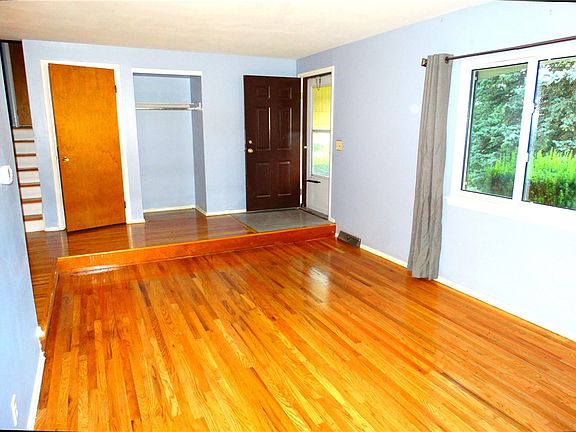 3rd image of 1315 Lehigh Station Rd