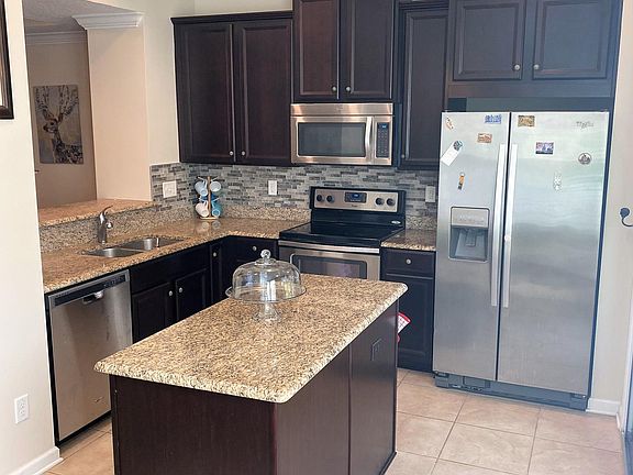4th image of 121 Richmond Dr