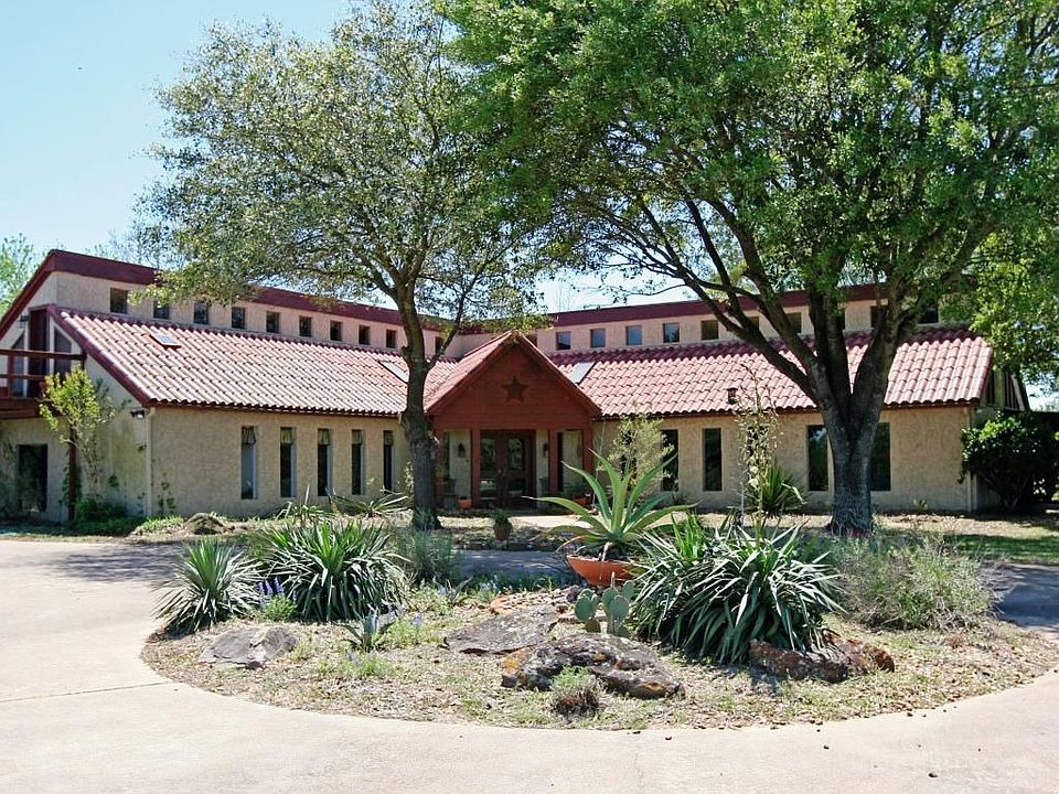 1st image of 230 Camilla Cir