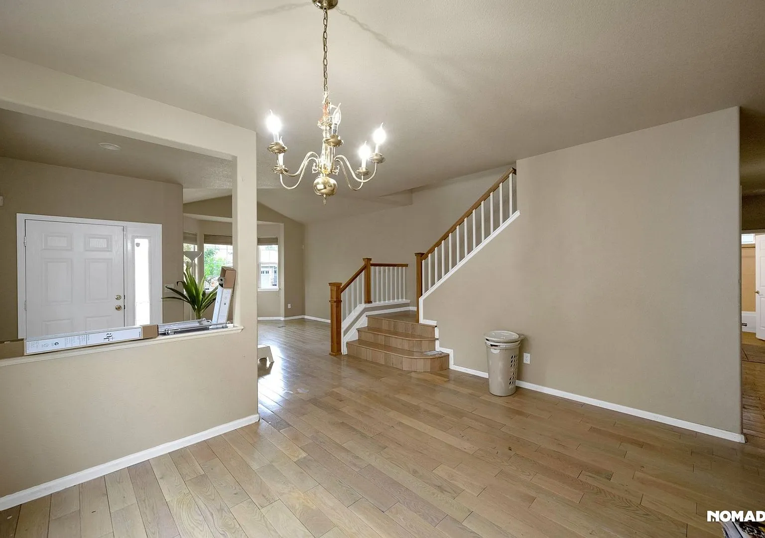 Spacious 4BR House in Aurora — Photo 3
