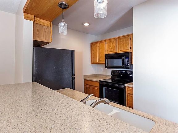 5th image of 1079 Bay Harbour Cir