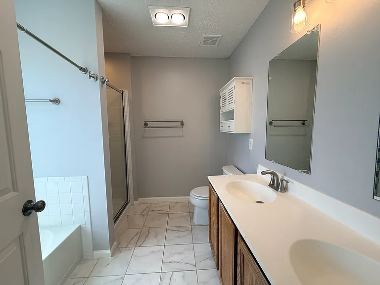 235 Eisenhower Ct — Photo 10