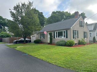 22 Kendall Ln, Warwick, RI 02888