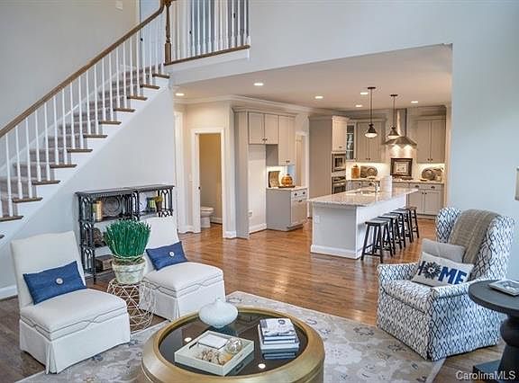 2nd image of 541 Elizabeth Lee Dr NW