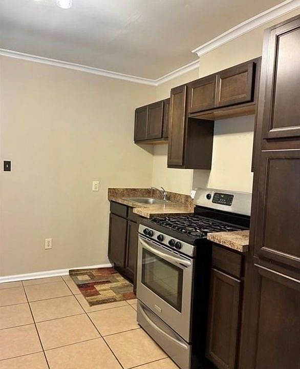 2nd image of 2507 Jonquil St