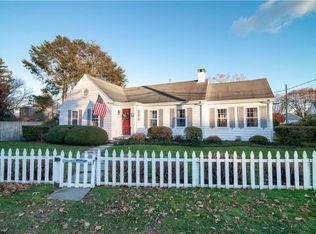 12 Weeden Ave, Rumford, RI 02916