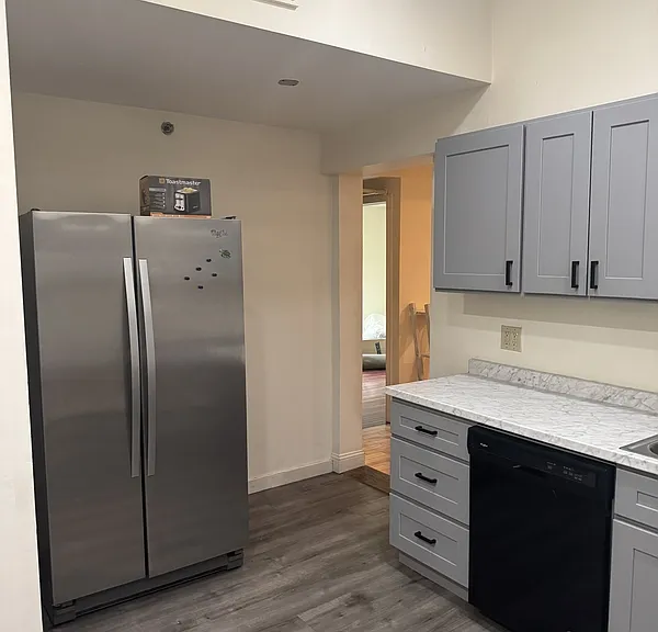 355 Pearl St #1 — Photo 4