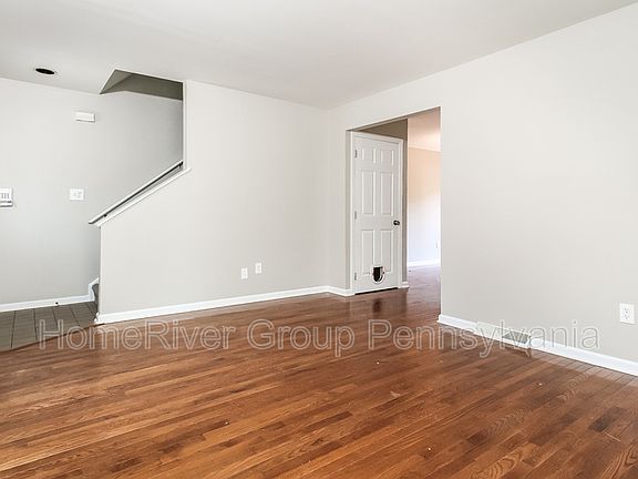 3rd image of 1706 Sandusky North St