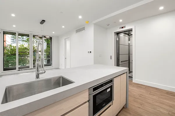 Rented by Voro New York | media 10