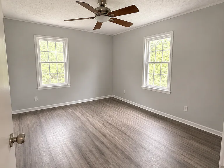 2375 N Circle Dr NW — Photo 6