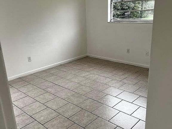 5th image of 472 N Briarcreek Point