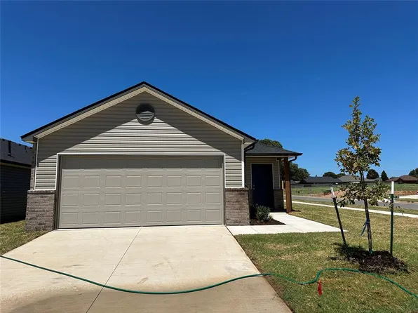 1201 Meadow Brook Dr, Purcell, OK 73080