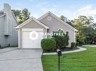 1136 Oakwood Manor Ct, Decatur, GA 30032