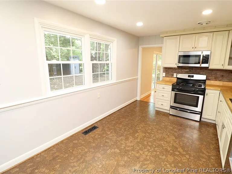 1009 Dogwood Ln — Photo 24