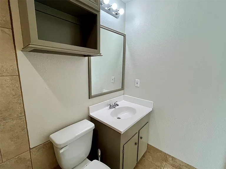 1042 W Village Ct #D — Photo 29