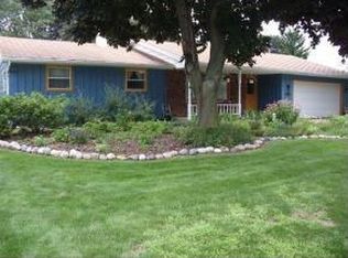 608 N White Oak Dr, Appleton, WI 54915