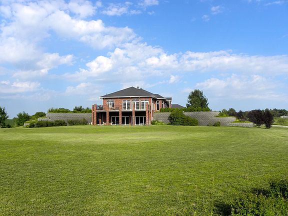 View back & Master Bedroom