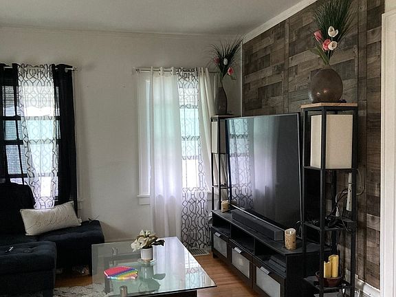 2nd image of 528 Highland Ave