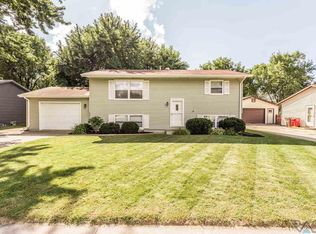 4113 S Fairhall Ave, Sioux Falls, SD 57106