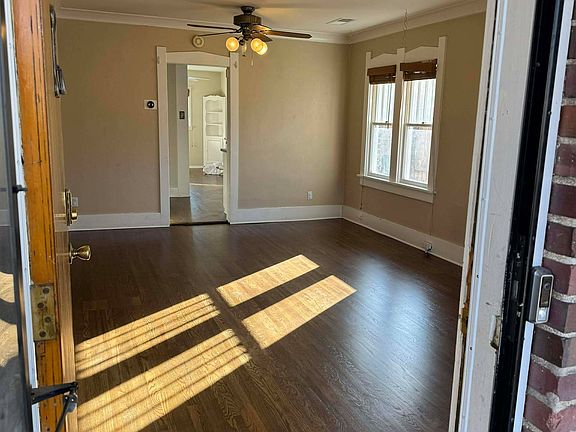 3rd image of 2638 Julian St